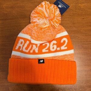 NEW BALANCE NYC MARATHON 2024 BEANIE Pom